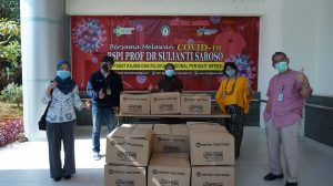 Penyerahan-Bantuan-ke-RSPI-Sulianti-Saroso-1-scaled.jpg