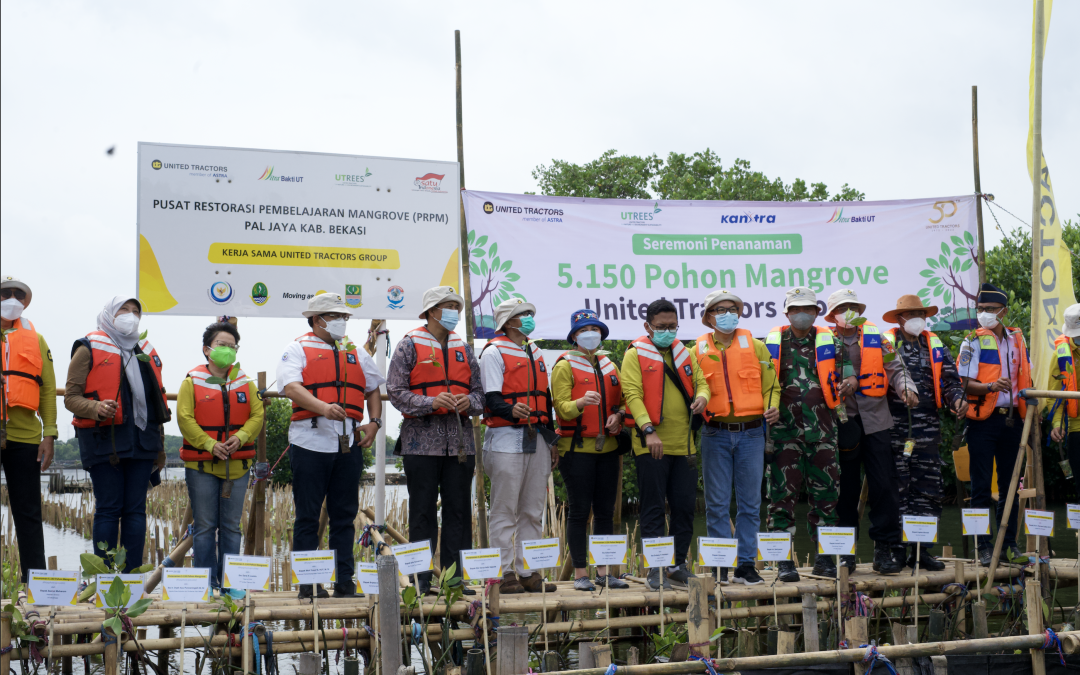 UT Group Mendukung Pelestarian Lingkungan Hidup Melalui Penanaman 5.150 Pohon Mangrove di Muara Tawar