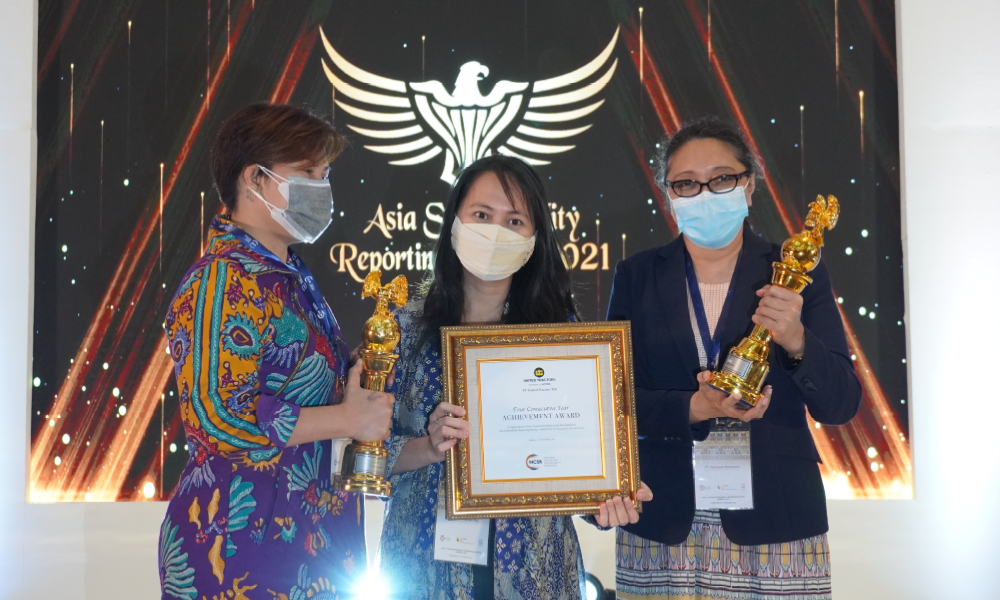 Penghargaan Gold Rank dan “Four Consecutive  Year Achievement Award” di ajang Asia  Sustainability Reporting Rating (ASRRAT) yang  diselenggarakan oleh National Center for  Sustainability Reporting (NCSR) 