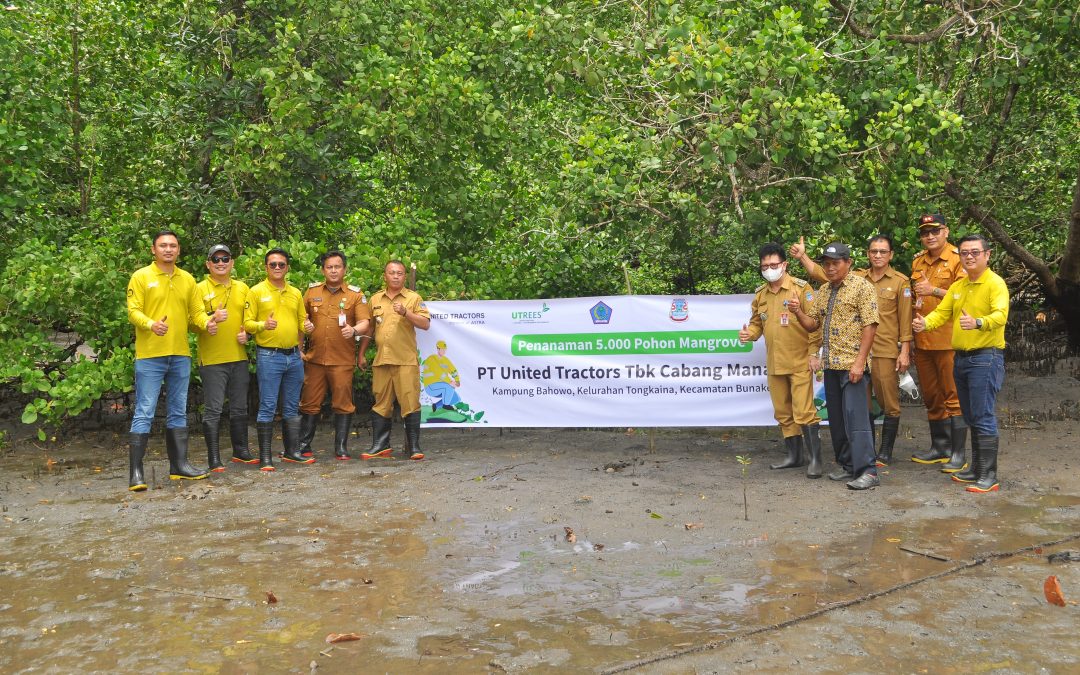 UT Invited Mayor and Local Communities of Manado to Plant 5,000 Mangrove in Bunaken