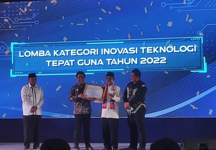 UMKM Binaan UT – Recycle Academy Raih Juara 2 Lomba Inovasi Teknologi Tepat Guna Tingkat Nasional Tahun 2022