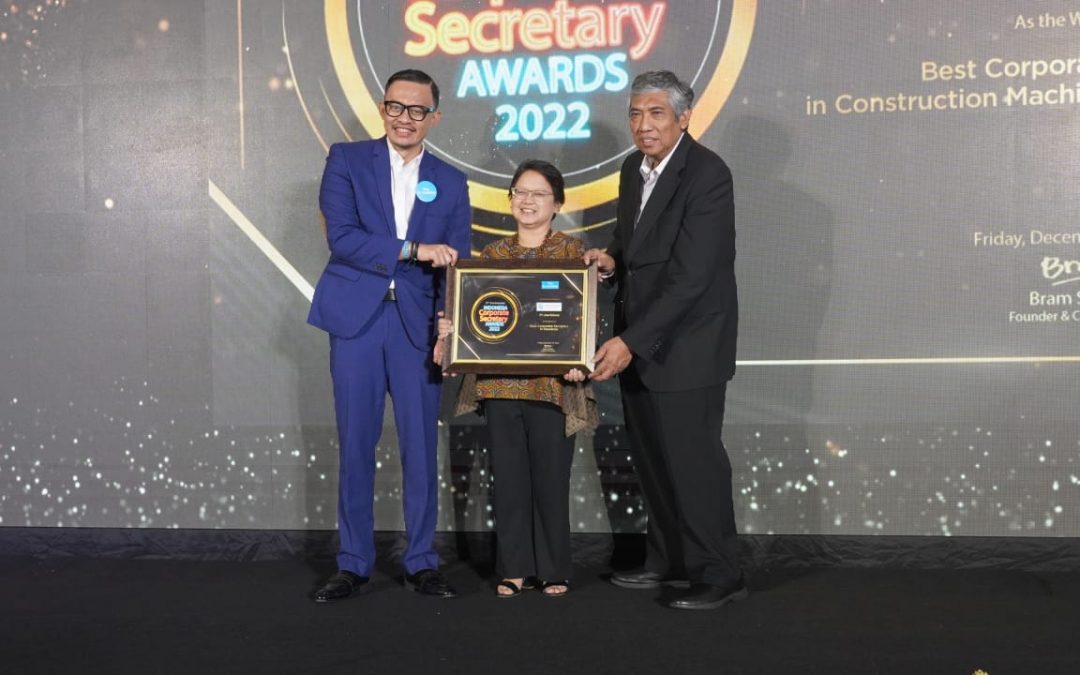 Komitmen Perkuat GCG (Good Corporate Governance), United Tractors Raih Penghargaan Indonesia Best Corporate Secretary Award 2022