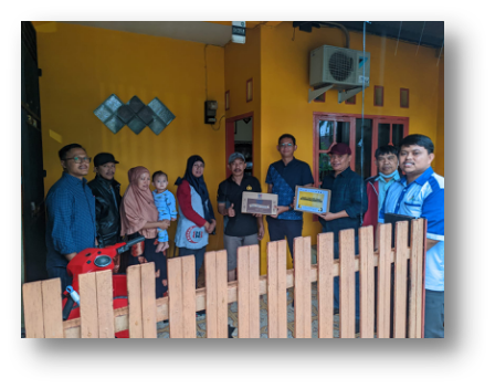 Strengthening Initiatives and Strategies for Social Responsibility Implementation, UT Makassar Branch Carried Out Flood Disaster Relief Aid in Makassar