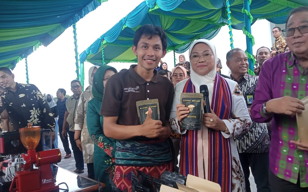 Dorong Pengembangan UMKM Daerah, United Tractors Perkenalkan Kopi Leong Khas Lombok Utara pada Festival Pesona Pujut Mandalika 2023