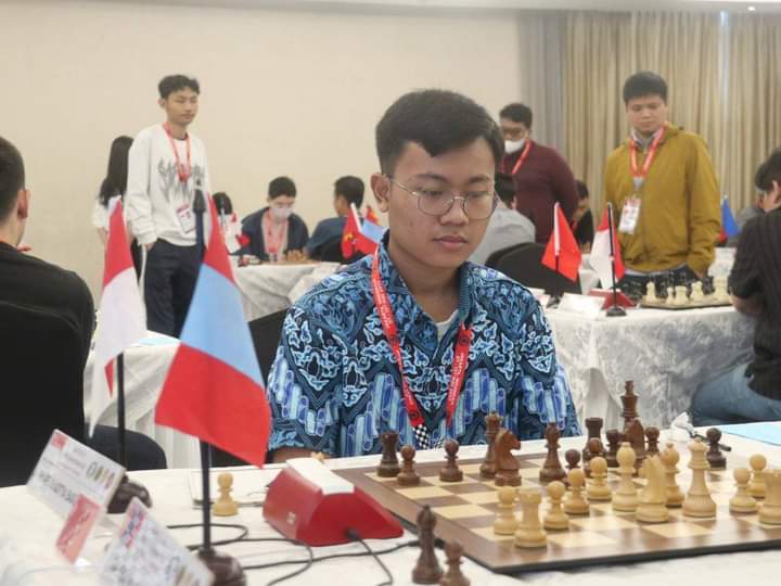 Atlet Catur Binaan United Tractors FM Aditya dan GM Novendra Berhasil Menjadi Pecatur Terbaik di Indonesia pada Ajang Asian Zona 3.3 Chess Championship