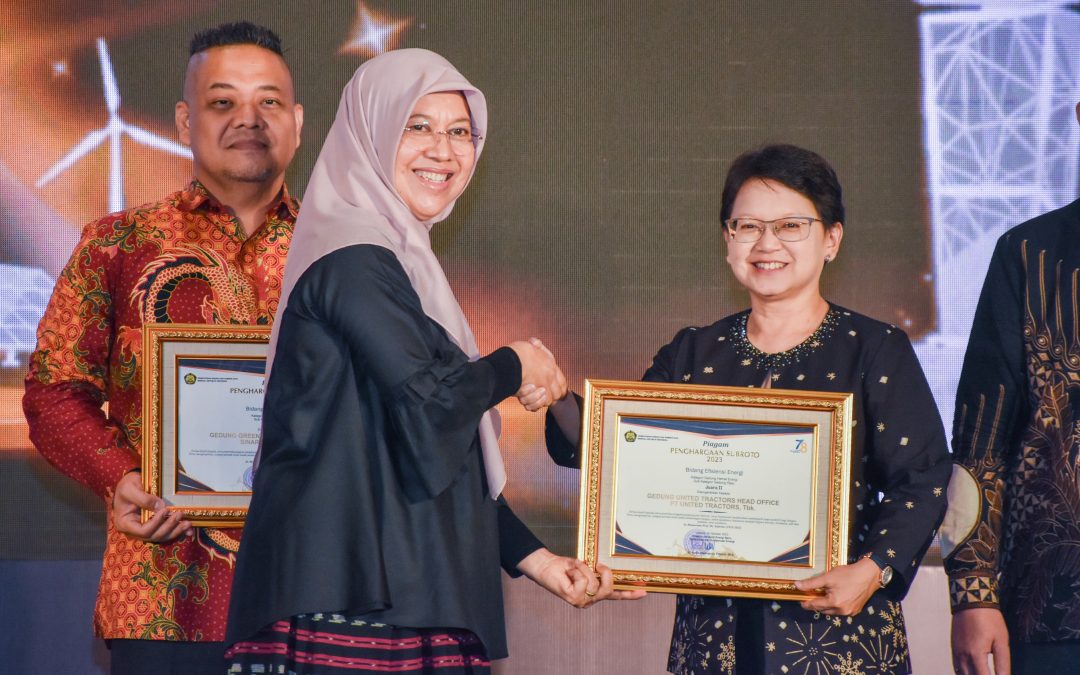Committed to Implement Green Energy, United Tractors Receives the 2023 Subroto Award from the Ministry of Energy and Mineral Resources