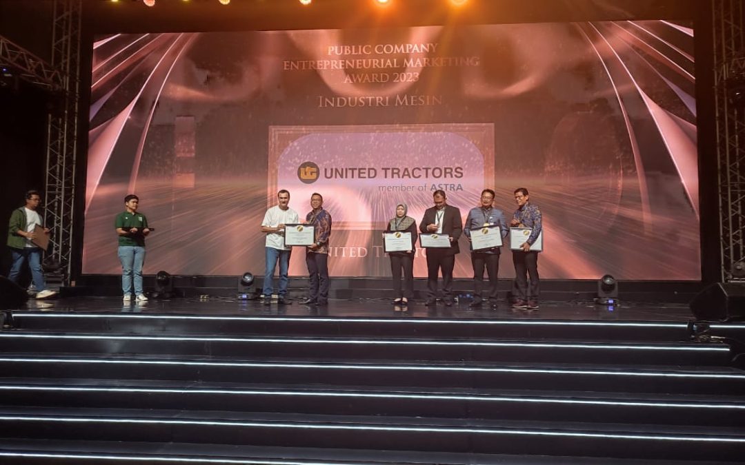 United Tractors Raih Penghargaan Public Company Entrepreneurial Marketing Award 2023