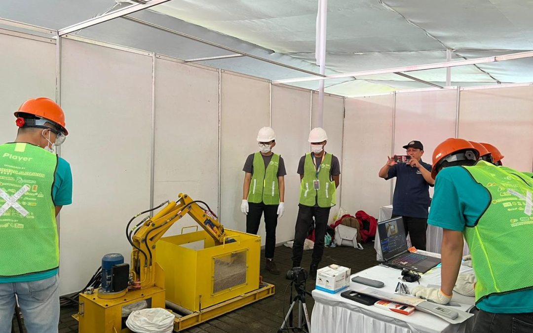United Tractors Gandeng LSP ABI untuk Menjadi Juri Mine Excavator Competition 2024 di Institut Teknologi Bandung