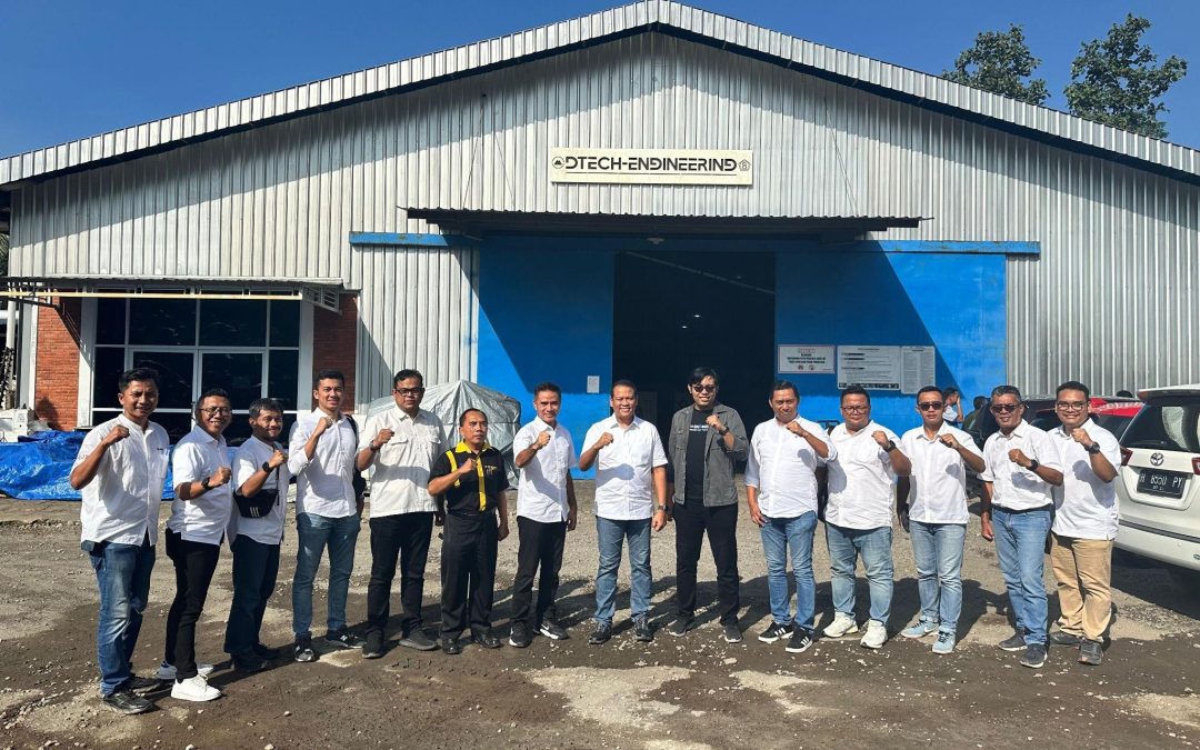 United Tractors Jalin Kerja Sama dengan Akademi Inovasi Indonesia dan SMK Saraswati melalui Penandatanganan MoU dan Benchmarking