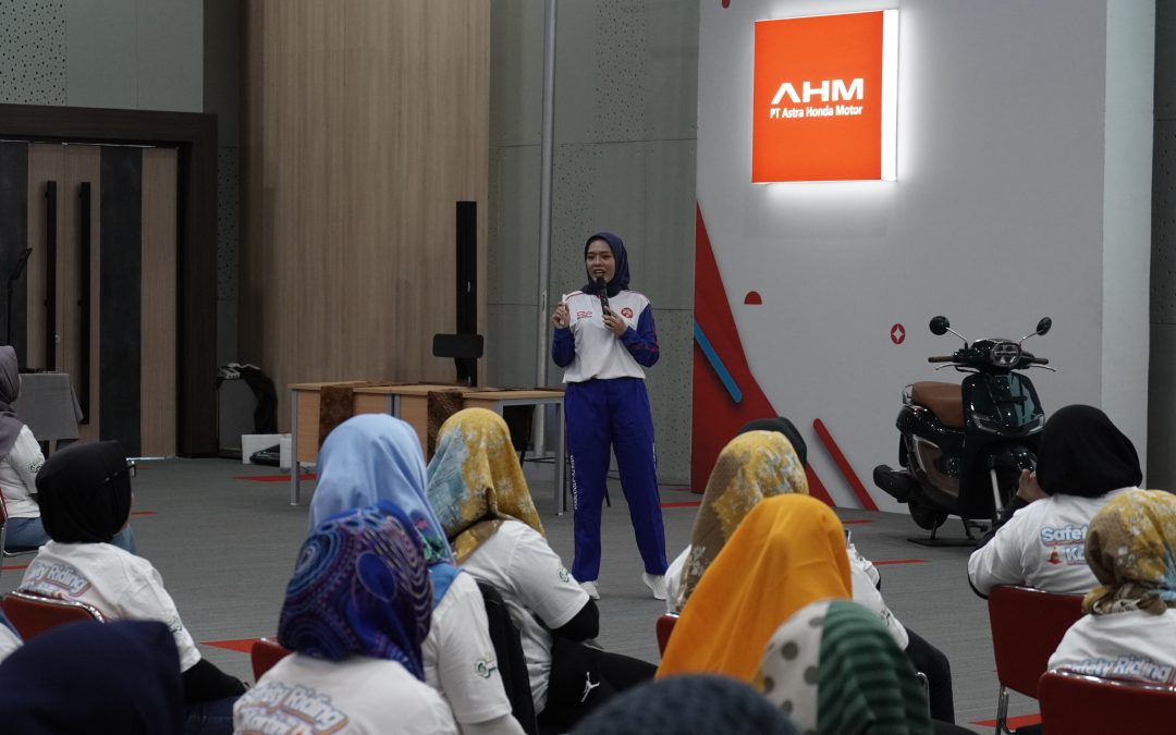 Kolaborasi United Tractors dan Astra Honda Motor Gelar Training Safety Riding Kartini bagi Ratusan Perempuan Indonesia