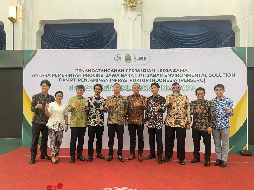 PT Jabar Environmental Solutions (JES), was Established by Sumitomo Corporation, Hitachi Zosen (Hitz), and PT Energia Prima Nusantara (EPN).