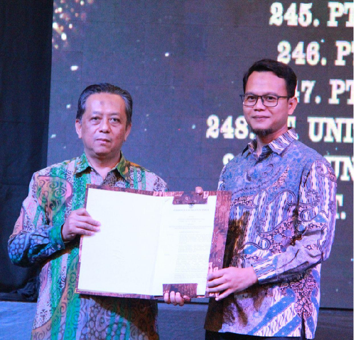 Konsisten Prioritaskan Keselamatan Kerja, United Tractors dan Pamapersada Nusantara Raih Penghargaan K3 Zero Accident Award dari Pemerintah Kalimantan Timur