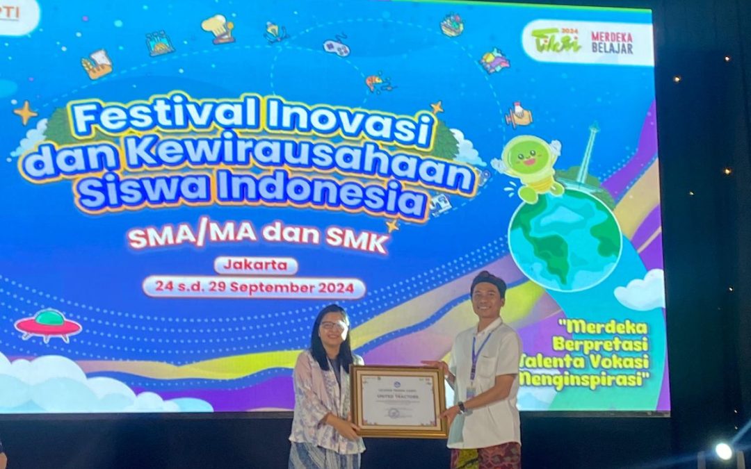 United Tractors Raih Penghargaan dari Kemendikbud dan Kemenkop UKM atas Kontribusi dalam FIKSI 2024