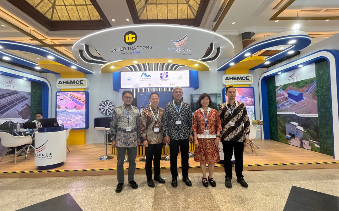 United Tractors dan Energia Prima Nusantara Memperkenalkan  Inovasi Hijau di Electricity Connect 2024