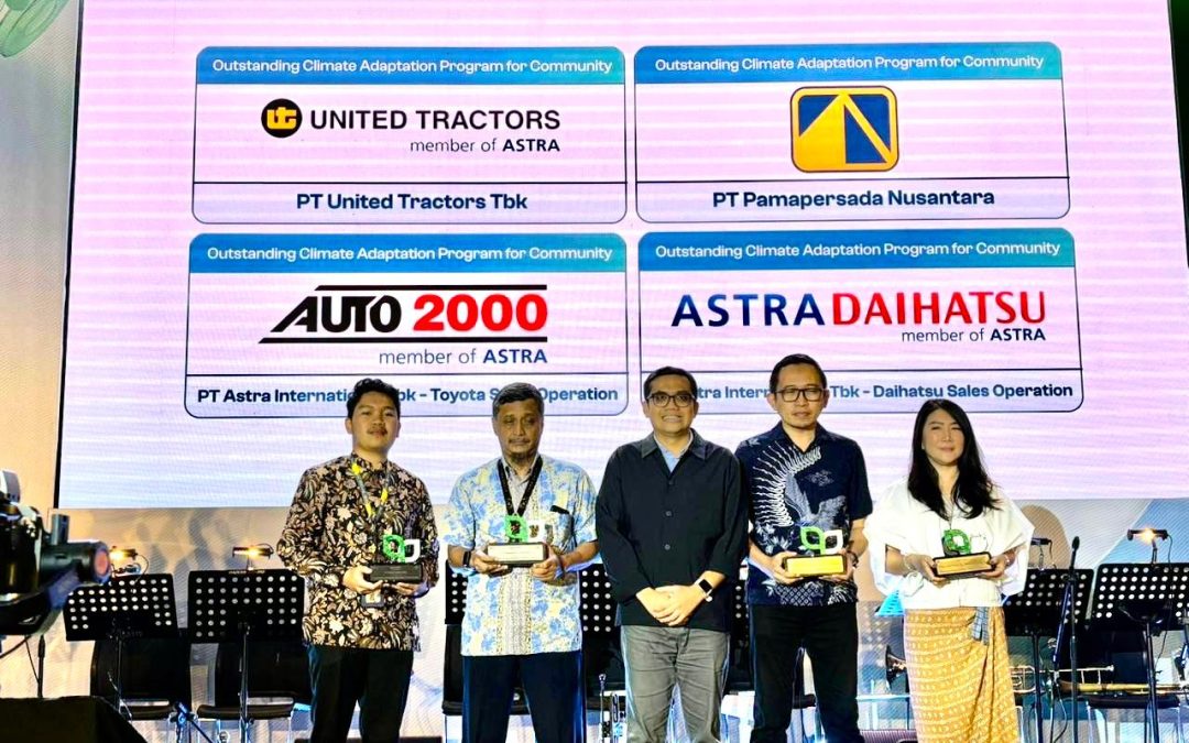 United Tractors Achieves Outstanding Climate Adaptation Program for Community Award from Astra