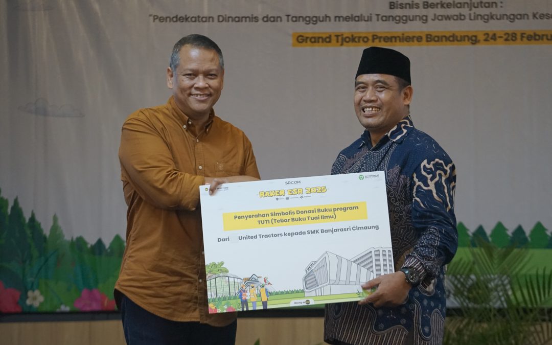 Dorong Literasi Siswa SMK Banjar Asri Cimaung Bandung, United Tractors Gelar Employee Voluntary Program