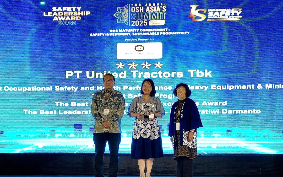 Consistently Implementing OHS Culture, United Tractors Wins Award at OSH Asia’s Summit 2025