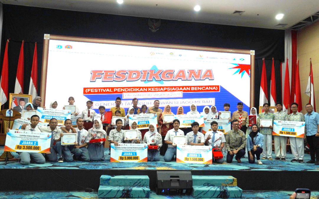 Kolaborasi United Tractors dan BPBD DKI Jakarta Wujudkan Generasi Tangguh Melalui FESDIKGANA 2025