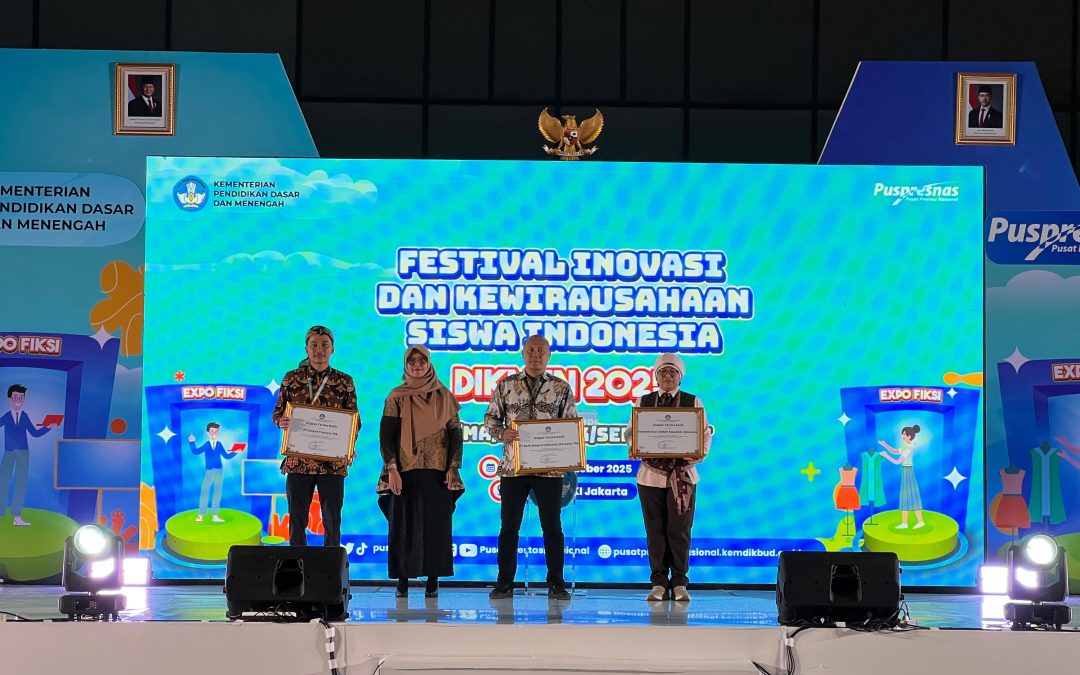 Tumbuhkan Generasi Inovatif, United Tractors Raih Apresiasi dari Kemendikdasmen di FIKSI 2025