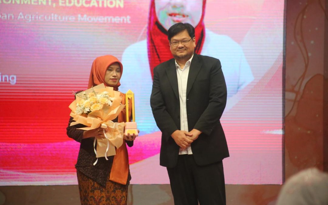 UMKM dan Kader Bank Sampah Binaan United Tractors Raih Penghargaan Wonder Mom Awards 2025