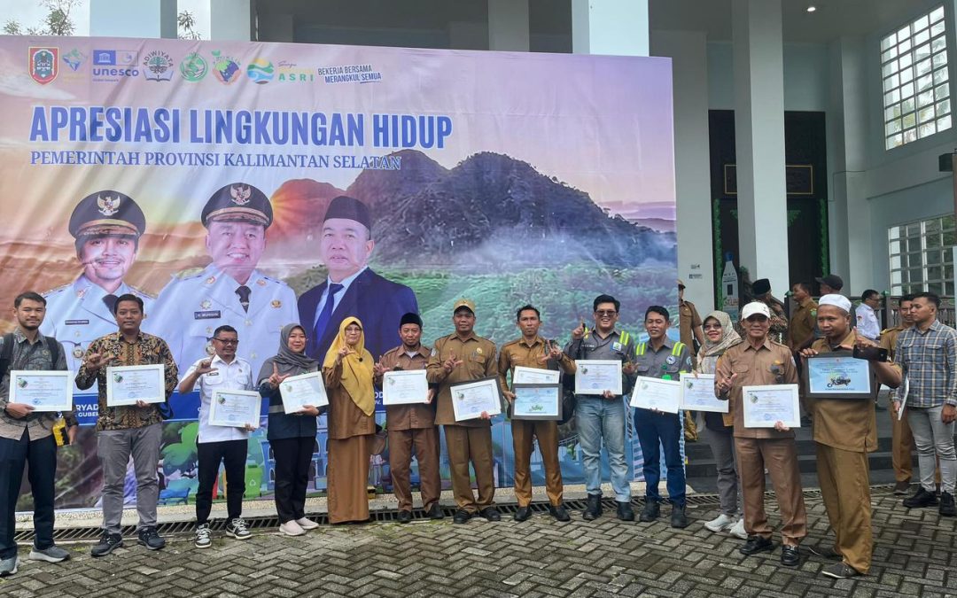 United Tractors Banjarmasin Branch Wins PROKLIM Award from the South Kalimantan Provincial Government