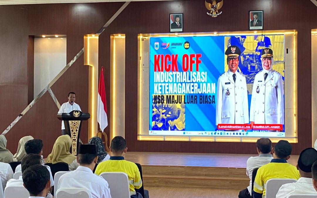 UT School dukung Amman Mineral Perkuat SDM Lokal melalui Program Beasiswa Mekanik Alat Berat di Sumbawa