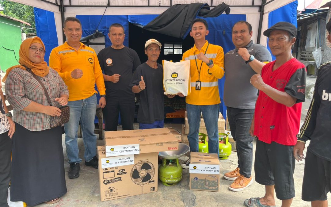 United Tractors Dukung Pemulihan Penyintas Kebakaran di Rawa Terate