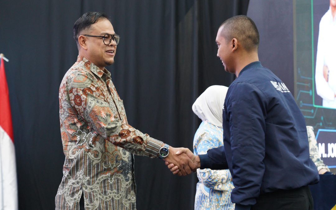 UT School Hadirkan Talenta Siap Industri pada Wisuda Nasional Mekanik Alat Berat Batch 37