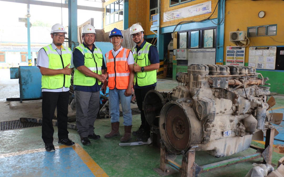 Dukung Pendidikan Vokasi, United Tractors Semen Gresik Hibahkan Alat Praktik kepada Politeknik Semen Indonesia (POLTEKSI)