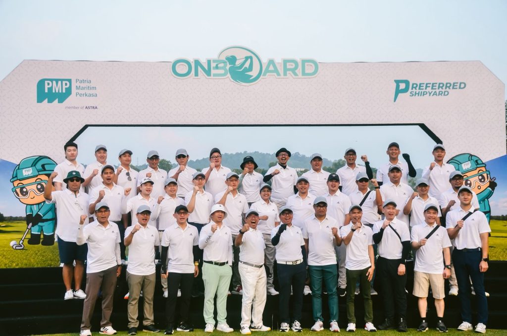 Pelanggan mengikuti rangkaian Customer Gathering 2026 melalui kegiatan fun golf tournament.