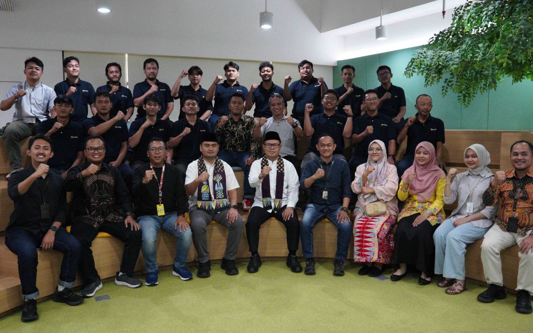 United Tractors Bekali 20 Warga Cakung dengan Basic Operation Course (BOC) Forklift
