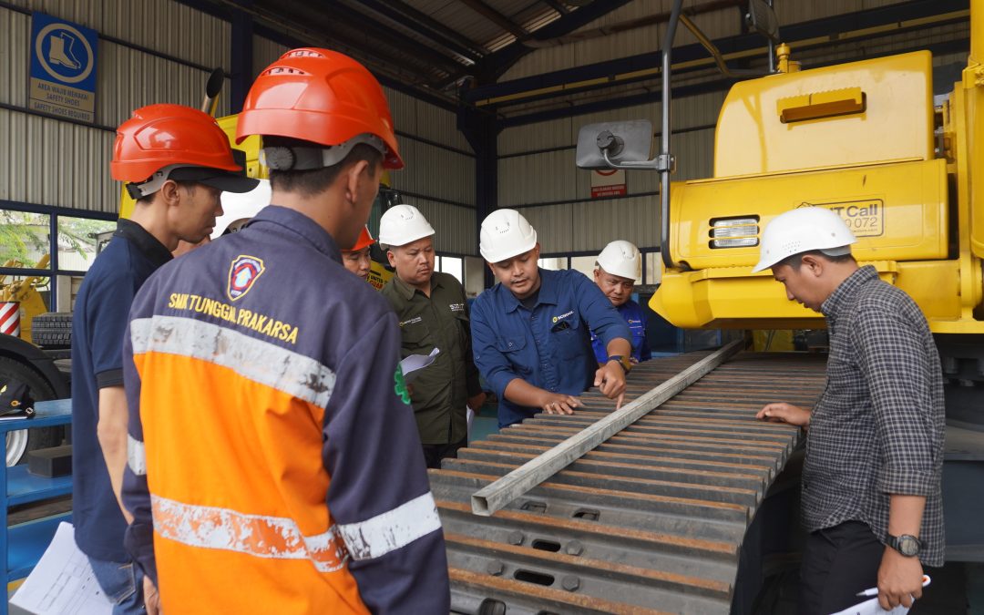 United Tractors Gelar Pelatihan Periodical Inspection Small Excavator untuk Guru SOBAT
