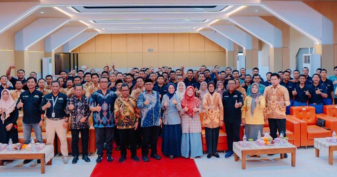 Siap Melangkah ke Dunia Kerja, United Tractors Berikan Pelatihan dan Sertifikasi di SMK Tunas Harapan Pati